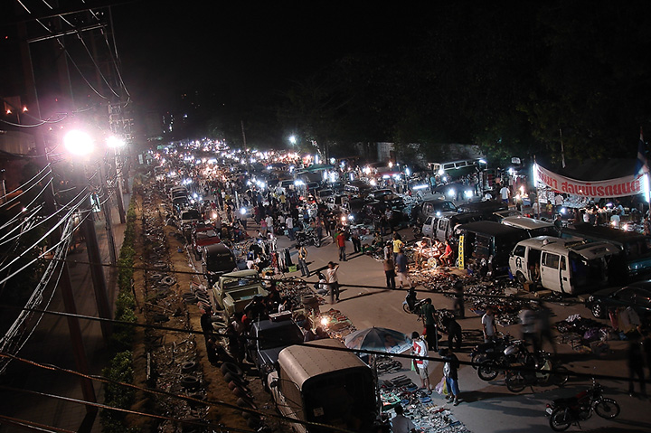night market on ratchadapisek road, bangkok